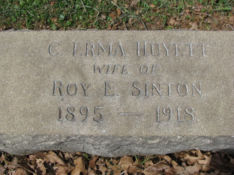 Headstone of Catharine Erma Sinton (n&eacute;e Huyett) 1895 - 1918