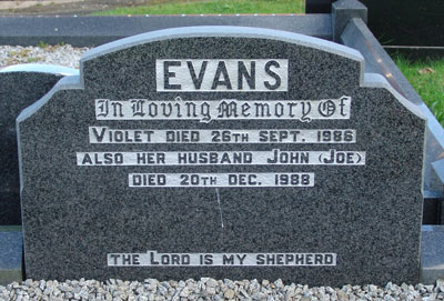 Headstone of Violet Evans (n&eacute;e Speers) 1916 - 1986